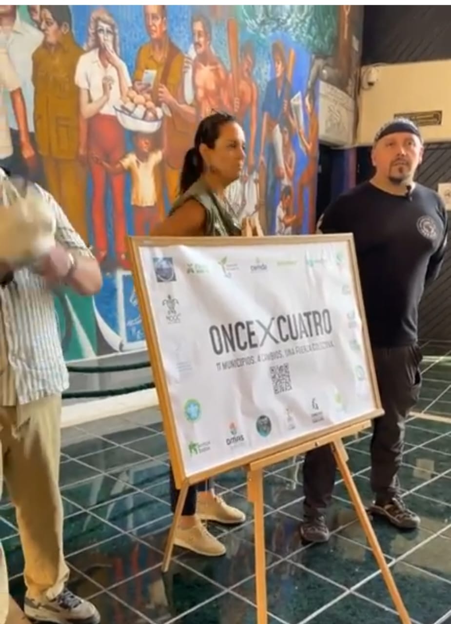 Ciudadanos de Once X Cuatro entregaron hoy al Congreso del Estado de Quintana Roo cuatro iniciativas ciudadanas trascendentales para la Protección del Medio Ambiente y la Mejora de la Calidad de Vida en los desarrollos de infraestructura