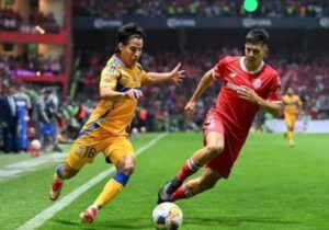 Toluca está en la final del futbol mexicano tras ganar 3 a 0 a Tigres.