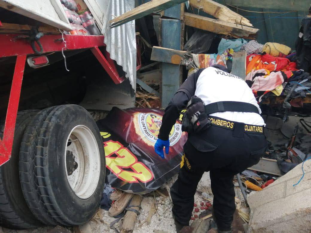 Madre de familia murió atropellada por un camión que se quedó sin frenos en la comunidad de Chichicastenango