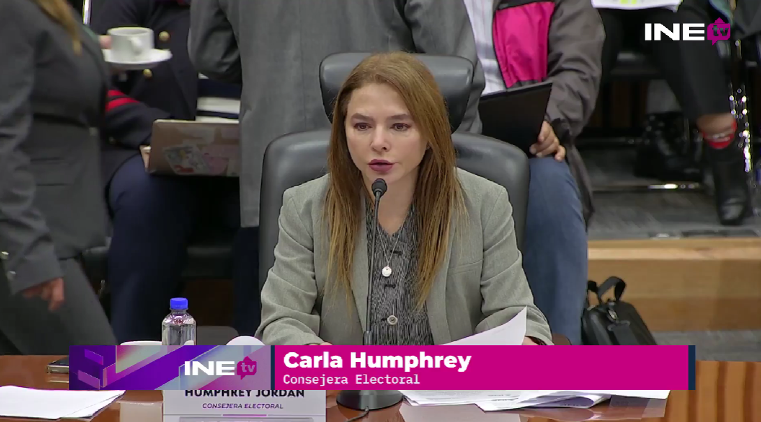 Consejera del INE rechaza constancias por no cumplir con promedio académico requerido