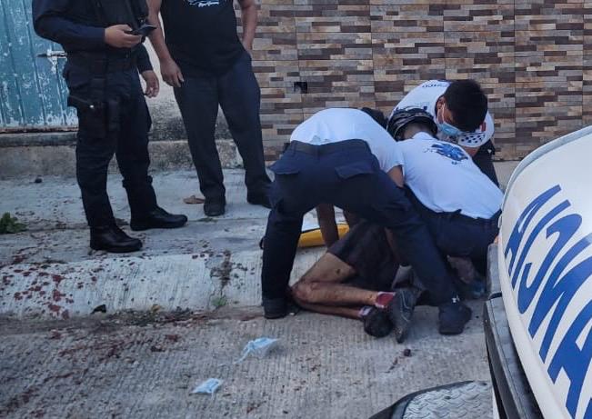 brutal ataque a machetazos en Cancún