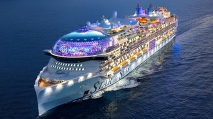 El “Navigator of the Seas” de la empresa Royal Caribean International, zarpó del puerto de Los Ángeles el 4 de julio y pasó por tres puertos mexicanos.