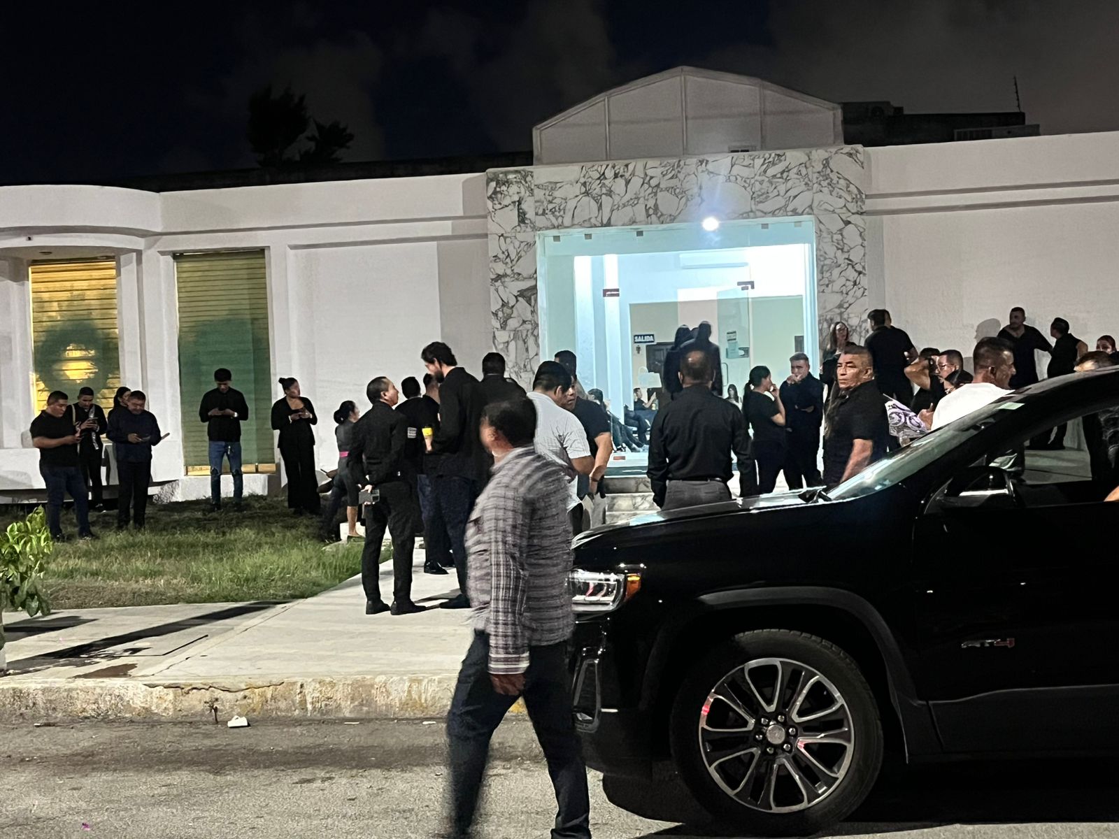 Velan en la Funeraria Jardines de Paz el cuerpo de Mario Machuca Sánchez