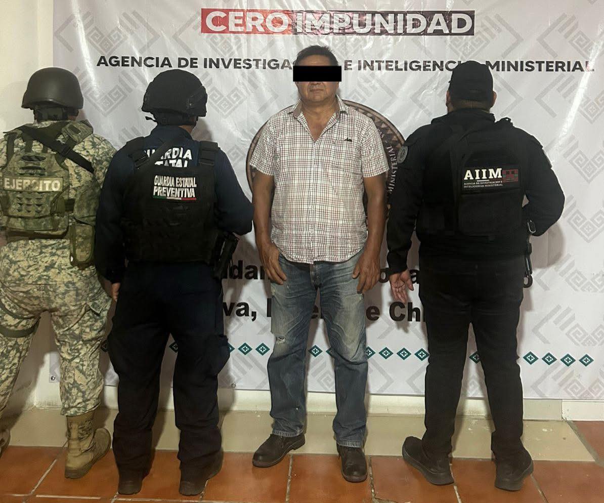 Carlos “N” habría comercializado 100 identificadores SINIIGA en el mercado negro, en los municipios de Palenque y Catazajá, obteniendo un beneficio de 10 mil pesos.