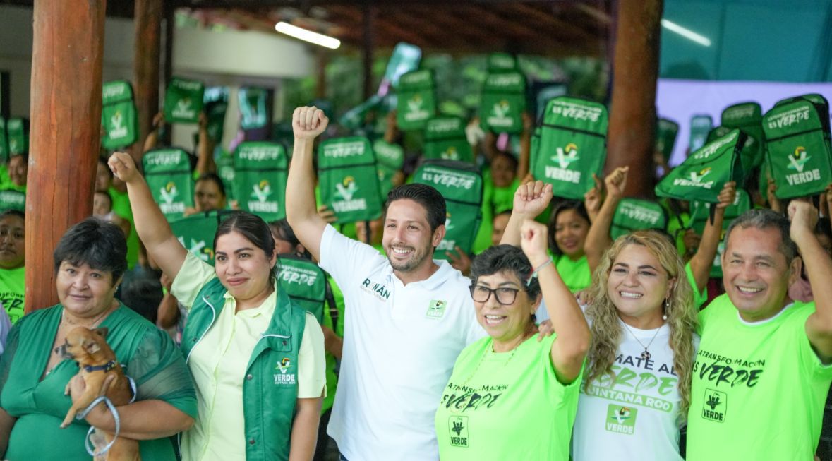 Renán Sánchez Tajonar inicia en Bacalar entrega de kits a la militancia del Partido Verde