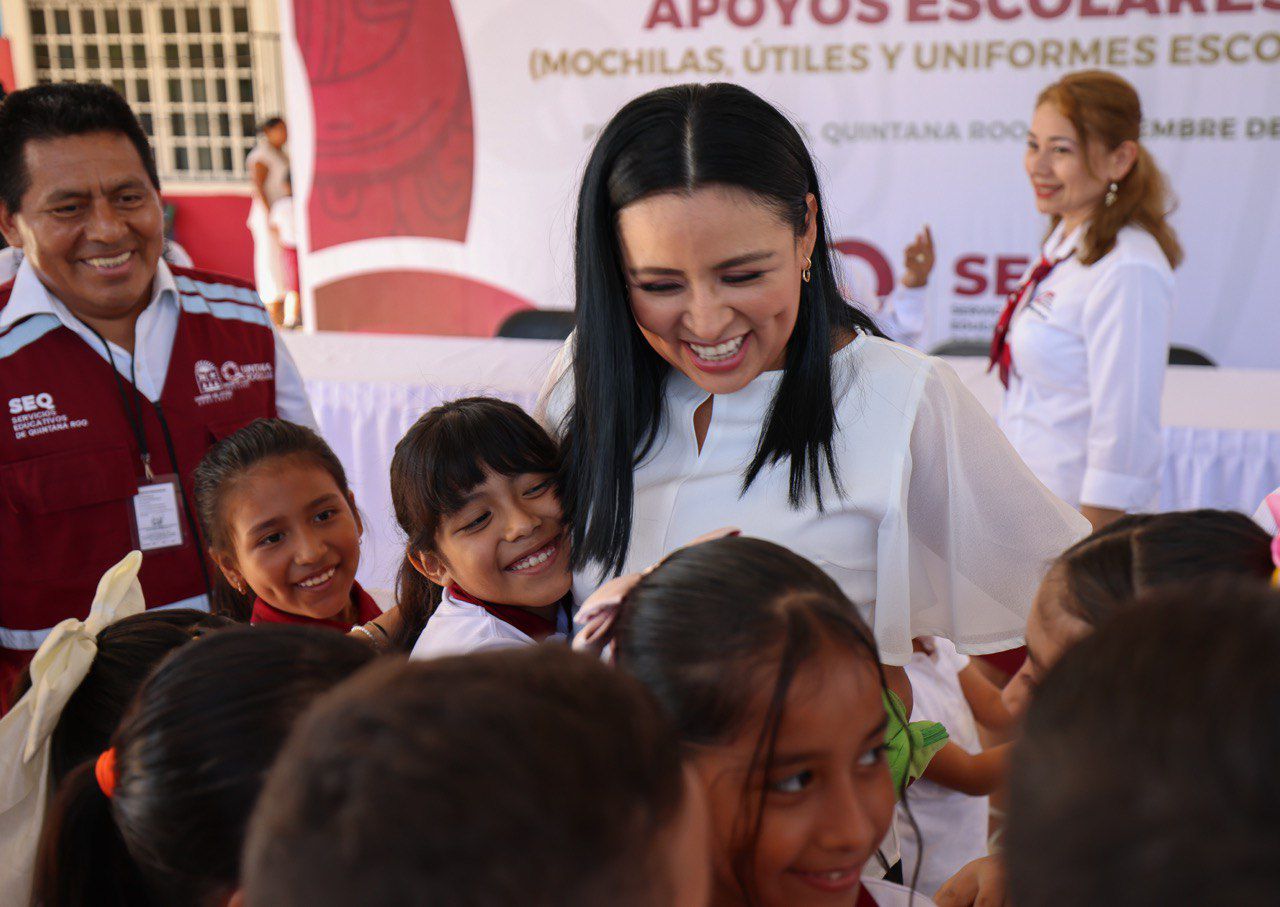 Blanca Merari agradeció a la gobernadora Mara Lezama y su impulso educativo para los estudiantes de Puerto Morelos.