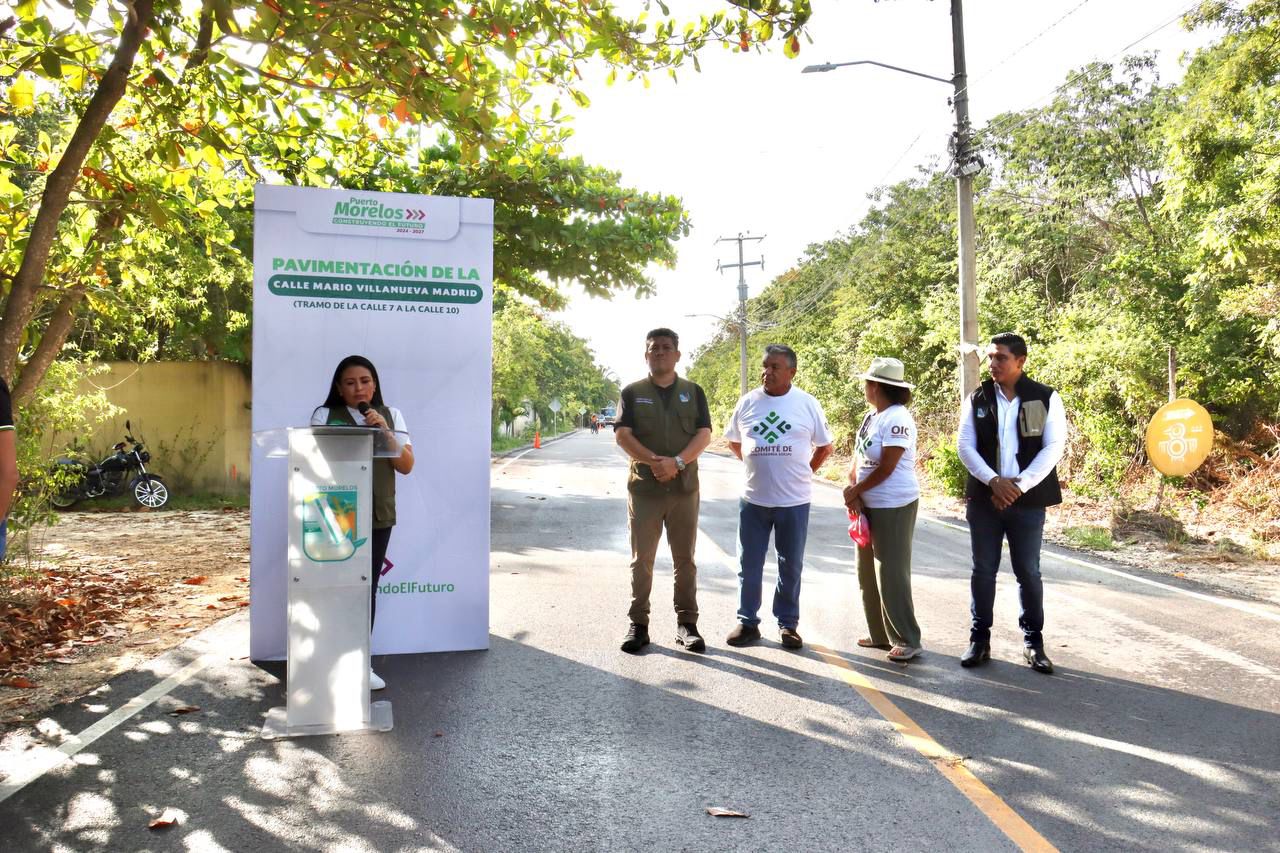 “Esta calle, como muchas otras en Puerto Morelos, merecía una intervención digna, con materiales duraderos y de calidad, mejorando la seguridad vial” dijo Blanca Merari.