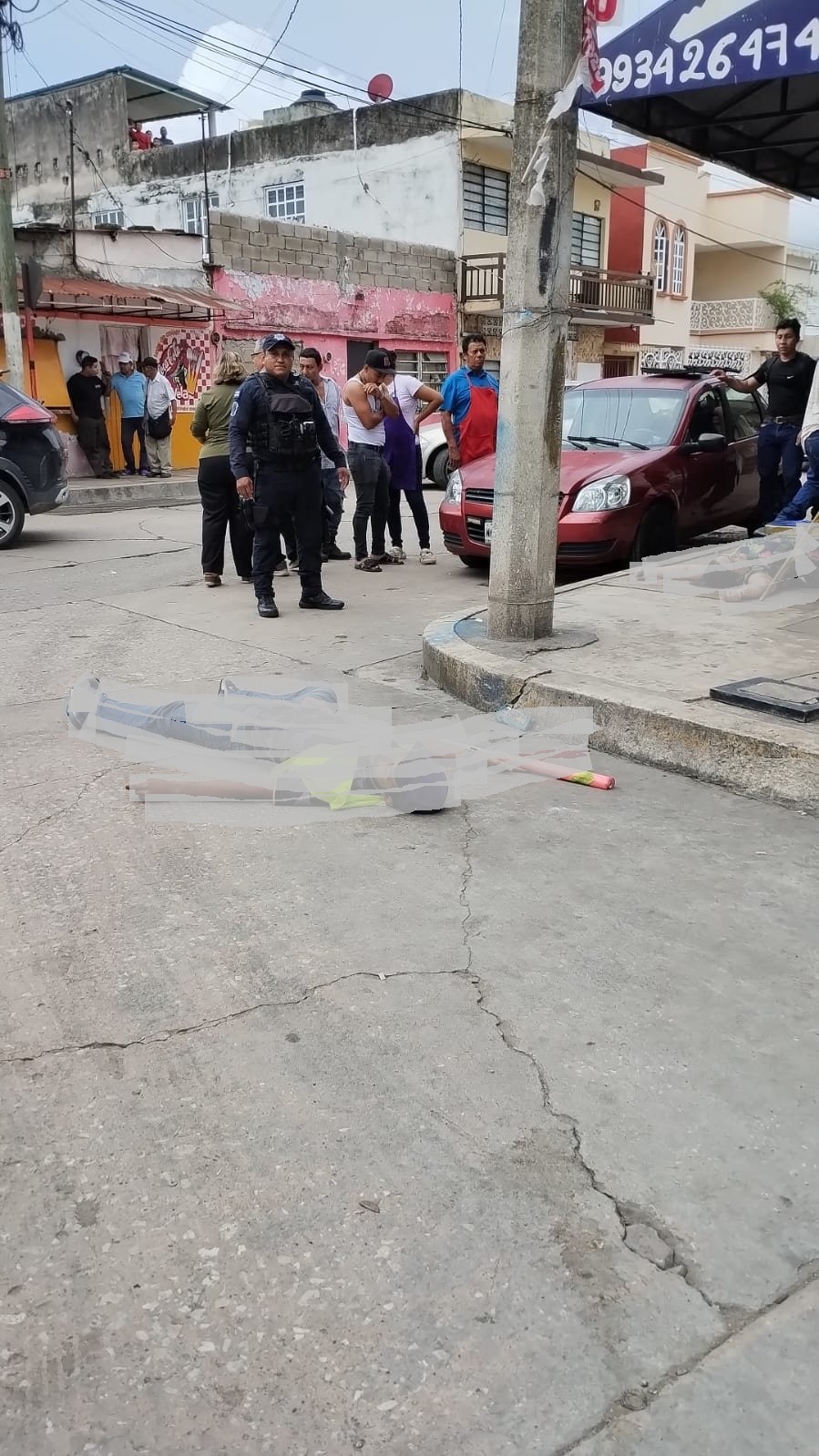 Los sicarios abrieron fuego justo cuando el franelero platicaba con la maestra, quien se disponía a abordar su vehículo