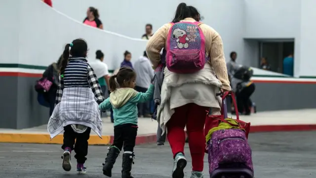 Denuncian a ICE por abusos contra inmigrantes embarazadas en Estados Unidos