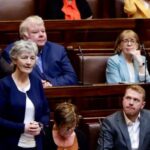 Irlandeses votan por su nueva presidenta en contienda entre dos candidatas