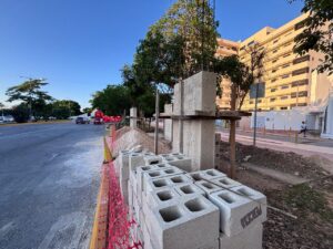 Avanza construcción de paraderos en la avenida Tulum de Cancún
