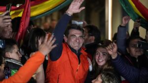 Rodrigo Paz celebra triunfo electoral y promete abrir Bolivia al mundo