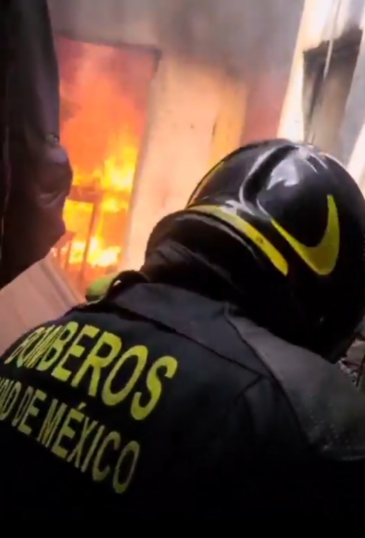 Mujer sufre ataque y es quemada viva en su domicilio de la Gustavo A. Madero