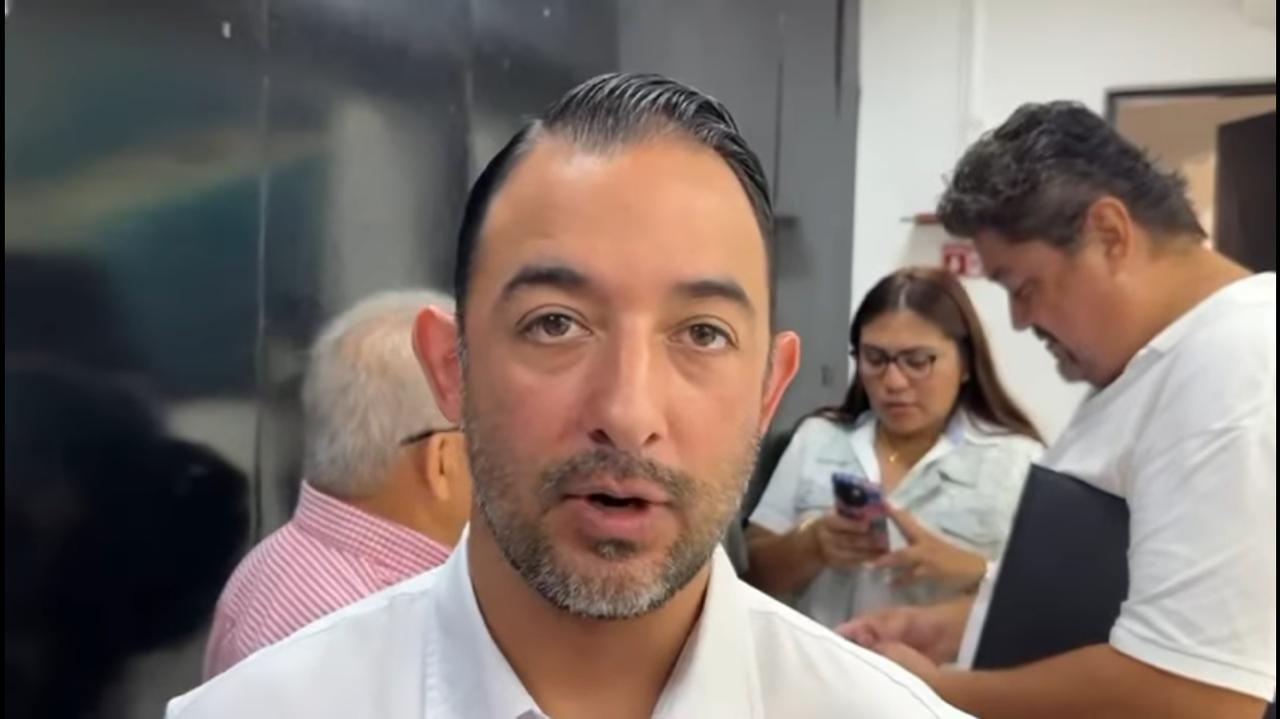 Gobierno de Cancún seguirá apoyando a los ciudadanos con vehículos oficiales tras las fuertes lluvias que provocan inundaciones