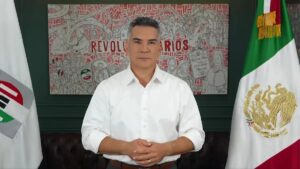 Alito Moreno acusa a Morena de provocar la cancelación de rutas aéreas a Estados Unidos