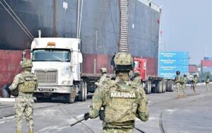 Empresarios de Estados Unidos y CJNG inundan México con huachicol fiscal