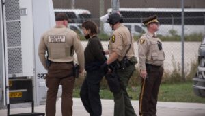 Migrantes en Chicago denuncian acoso y redadas de ICE