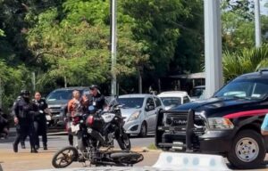 Tras persecución policial detienen a motociclista Chetumal.