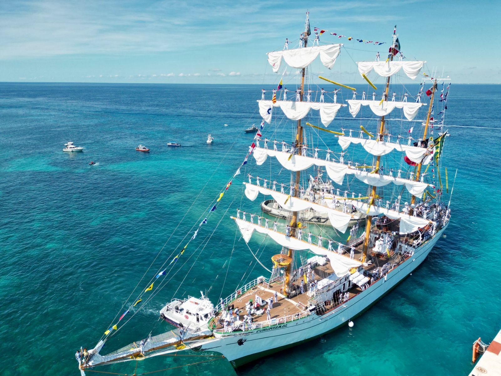 Buque Escuela Cuauhtémoc llega a Cozumel para prácticas navales