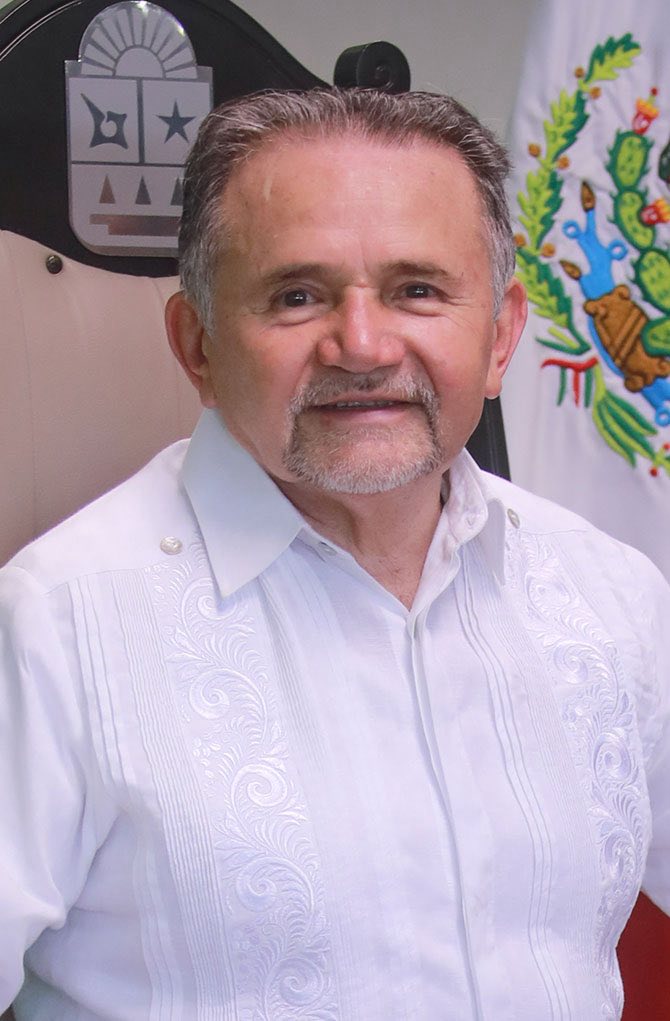 Lo que se vivió en la sesión del Congreso del Estado entre los diputados José Luis Pech y Alberto Batún solo sirvió para demostrar de qué “cueros salen más correas”