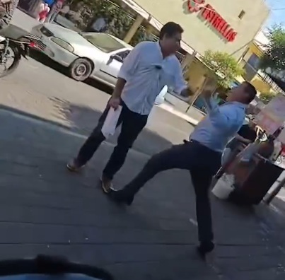 Funcionario municipal agrede a diputado de Colima