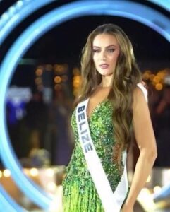 El vestido del diseñador chetumaleño, Miss Belice lo utiliza en la cena de bienvenida de Miss Universo "Gala de la Luz" en Tailandia.