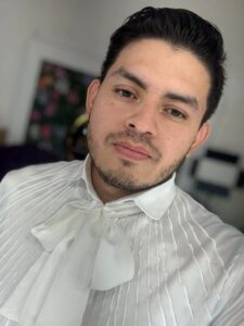 El diseñador de moda de Chetumal, Yoshimar Gómez Arana, es el encargado de vestir a la Señorita Belice, Isabella Zabaneh