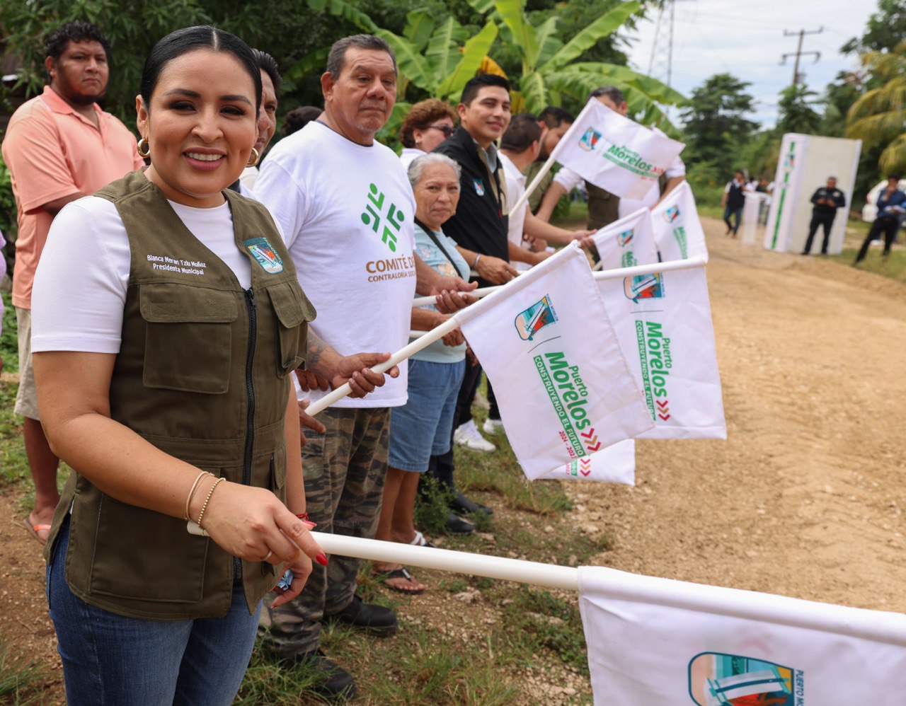 Inició de la pavimentación de 140 metros lineales de la Calle 1 Las Torres, entre Puerto Morelos y Periférico Sur La Ceiba, en Leona Vicario.