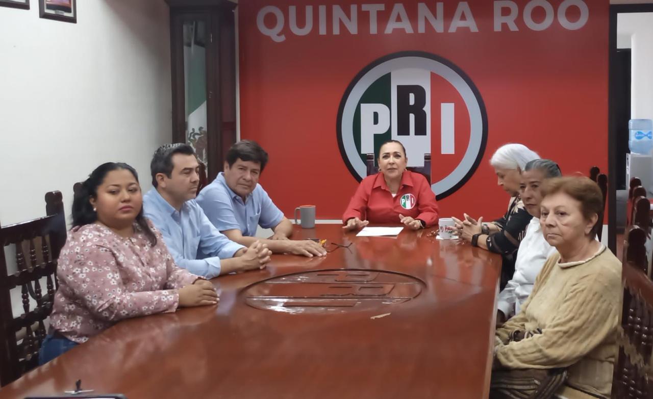 “Morena pretende manipular la ley para mezclar la imagen presidencial con las campañas de 2027", dijo Cora Amalia