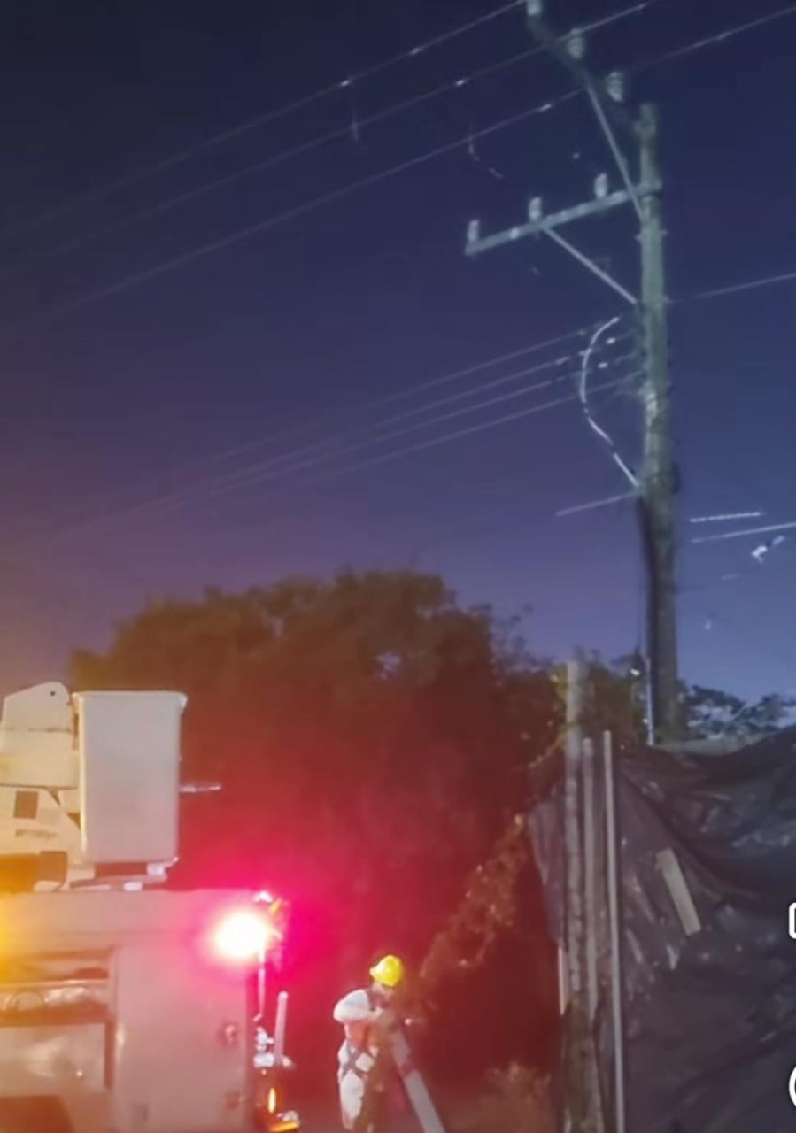 La CFE los deja sin energía eléctrica y aun no arreglan el desperfecto, que desde las seis de la mañana tiene sin “luz” a los habitantes de las colonias Centro y Magisterial