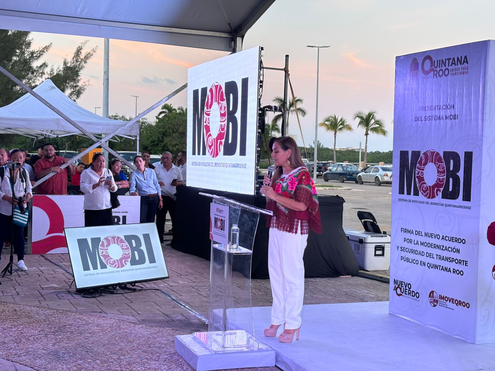 Anuncia Mara Lezama el incremento de 3 pesos al transporte público en Cancún a partir del 1 de diciembre 2025