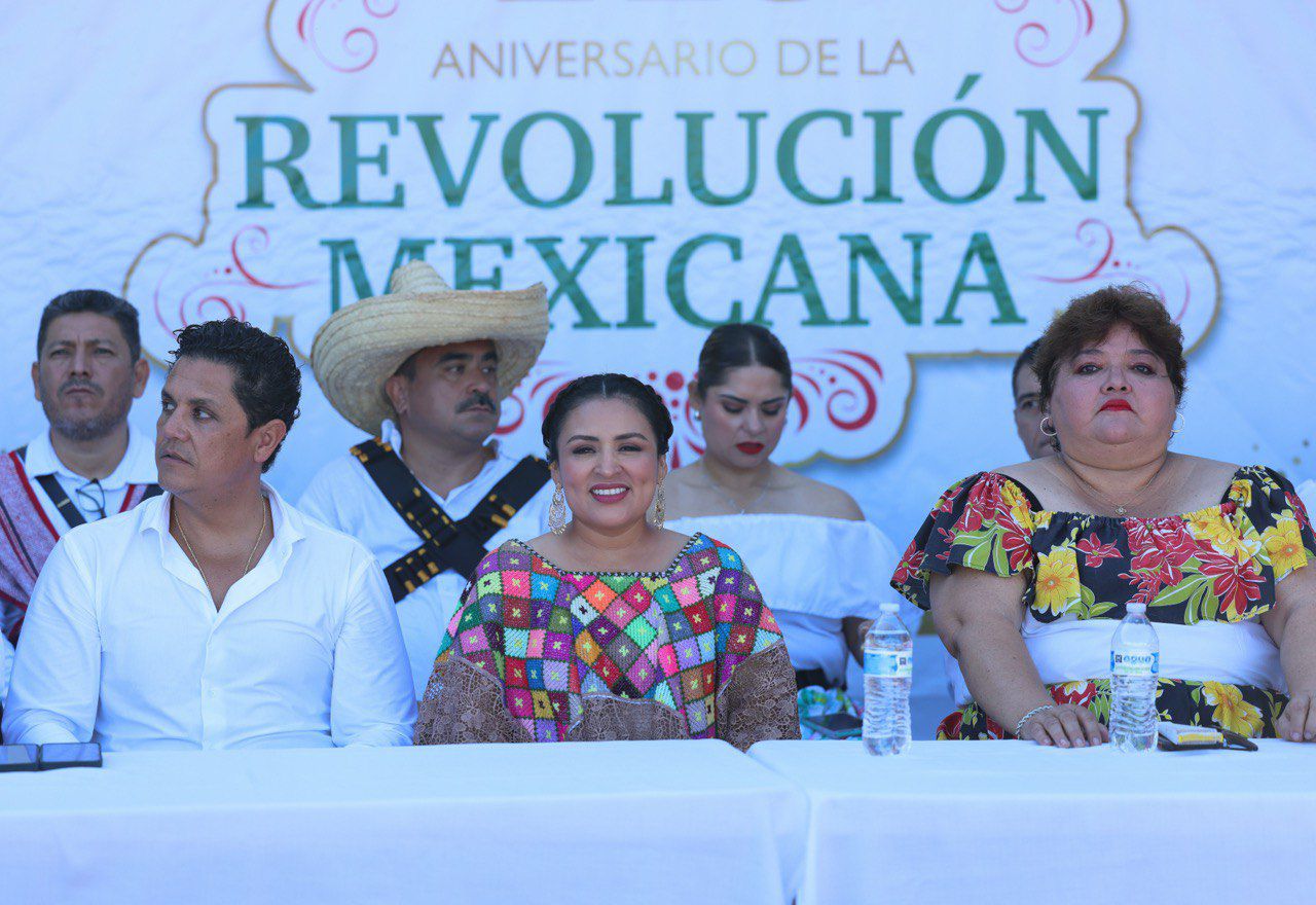 La Presidenta Municipal destacó que conocer las causas de la Revolución es esencial para entender el nacimiento del Estado mexicano moderno.