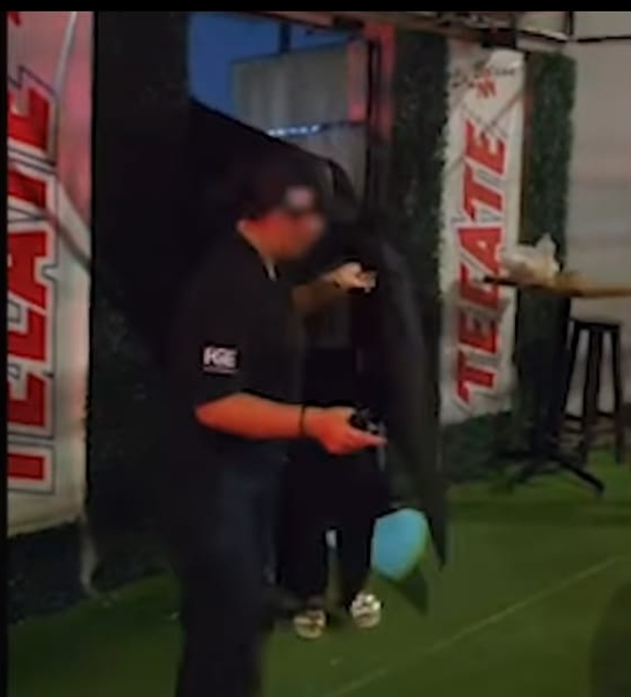 El rescate tuvo lugar tras una orden de cateo, por la llamada anónima recibida, en un bar de Playa del Carmen ubicado en la Carretera federal hacia Cancún, entre la avenida Juárez y calle 1 sur.