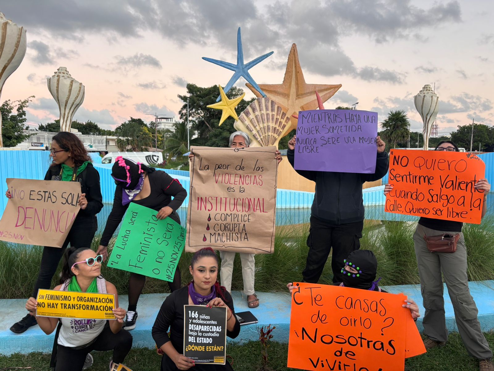 Reducida manifestación en el Día Naranja
