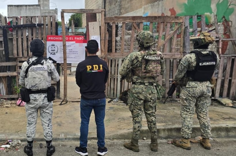 11 personas en cinco cateos