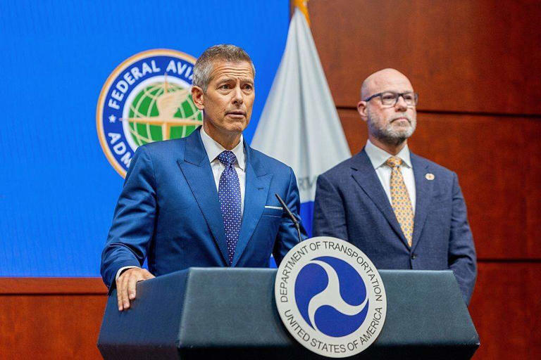 Hacen falta unos 2 mil controladores para atender todas las operaciones aéreas.