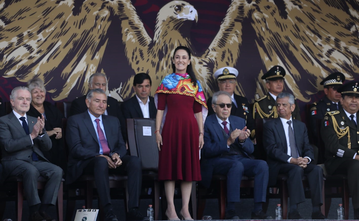 Sheinbaum figura entre las personas más elegantes del año según NYT, que destaca su impulso a la moda indígena.