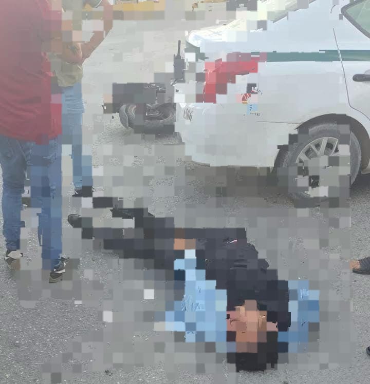 Joven motociclista queda herido tras chocar contra un taxi en Paseos del Mar en Cancún