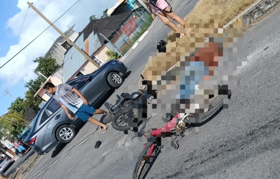 Grave quedó ciclista que fue embestido por una motocicleta en la colonia Proterritorio de Chetumal
