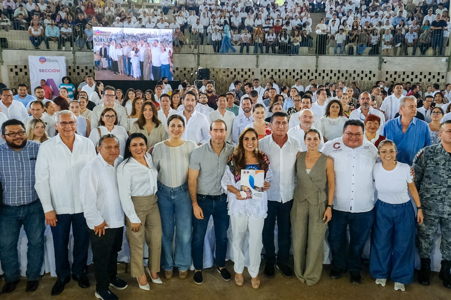 Blanca Merari dijo que, con estas acciones, Puerto Morelos consolida su posición como un municipio comprometido con el futuro, con un desarrollo responsable y con el bienestar de las familias.