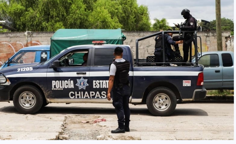 12 detenidos y dos policías heridos, dejó cateo a vivienda en Tuxtla Gutiérrez, Chiapas