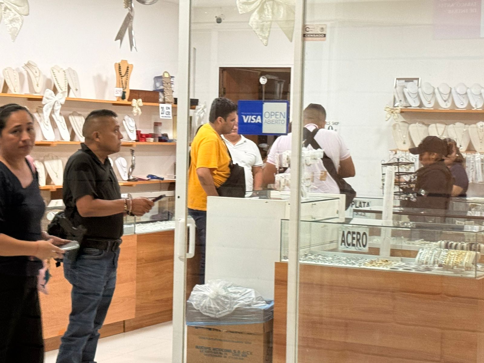 Aun sin cuantificar lo robado a joyería de Plaza Galerías en Cancún