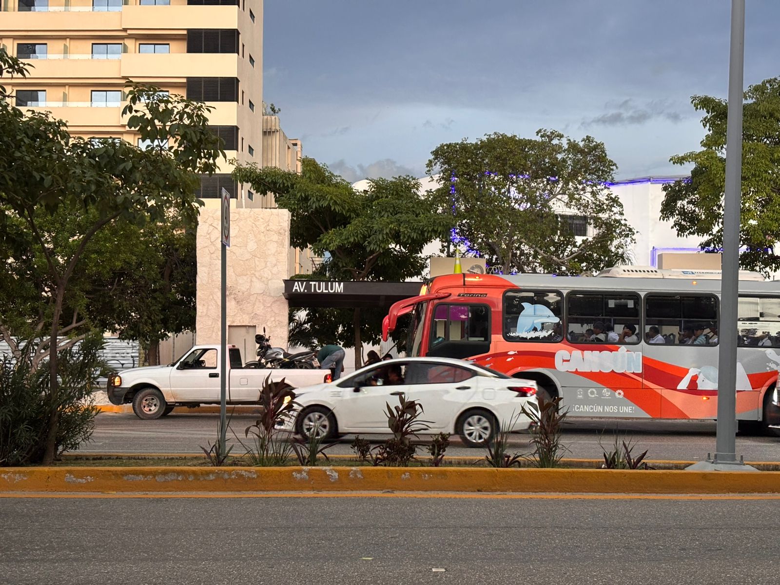 Autoridades municipales han informado que los trabajos pendientes se completarán en los próximos días, permitiendo que estos mega paraderos funcionen al cien por ciento