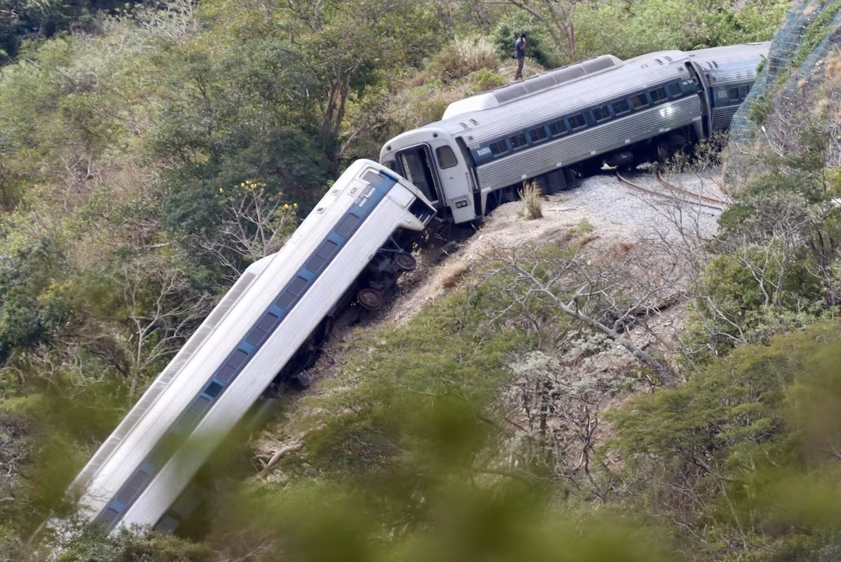El saldo oficial del accidente fue de 13 personas fallecidas y 97 lesionadas, lo que lo convirtió en uno de los incidentes ferroviarios más graves registrados en el país