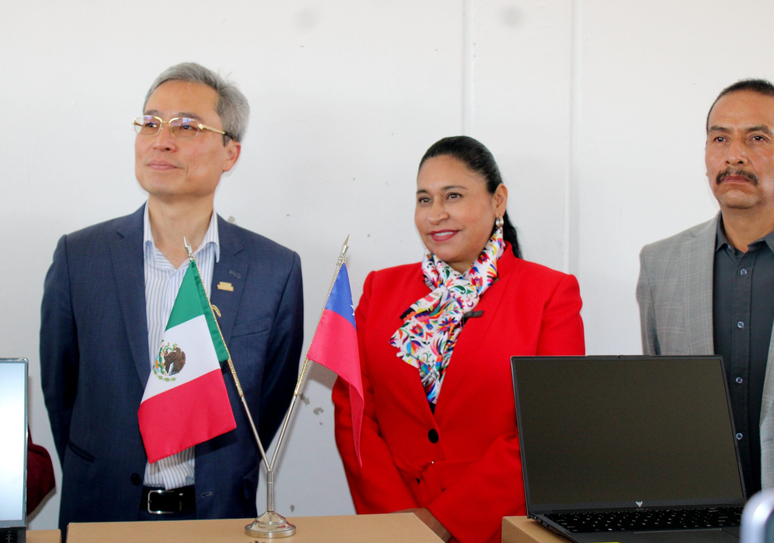 Taiwán es parte de México, afirmó una senadora de Tlaxcala; la declaración generó críticas e indignación en redes sociales.