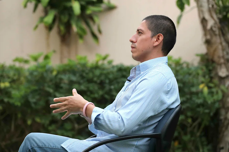 Un peruano recién liberado denunció que las cárceles de Venezuela son campos de concentración, con torturas y condiciones inhumanas.