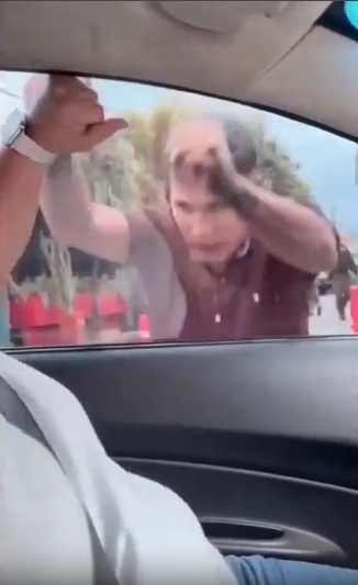 colombiano agrede a una madre y su hija