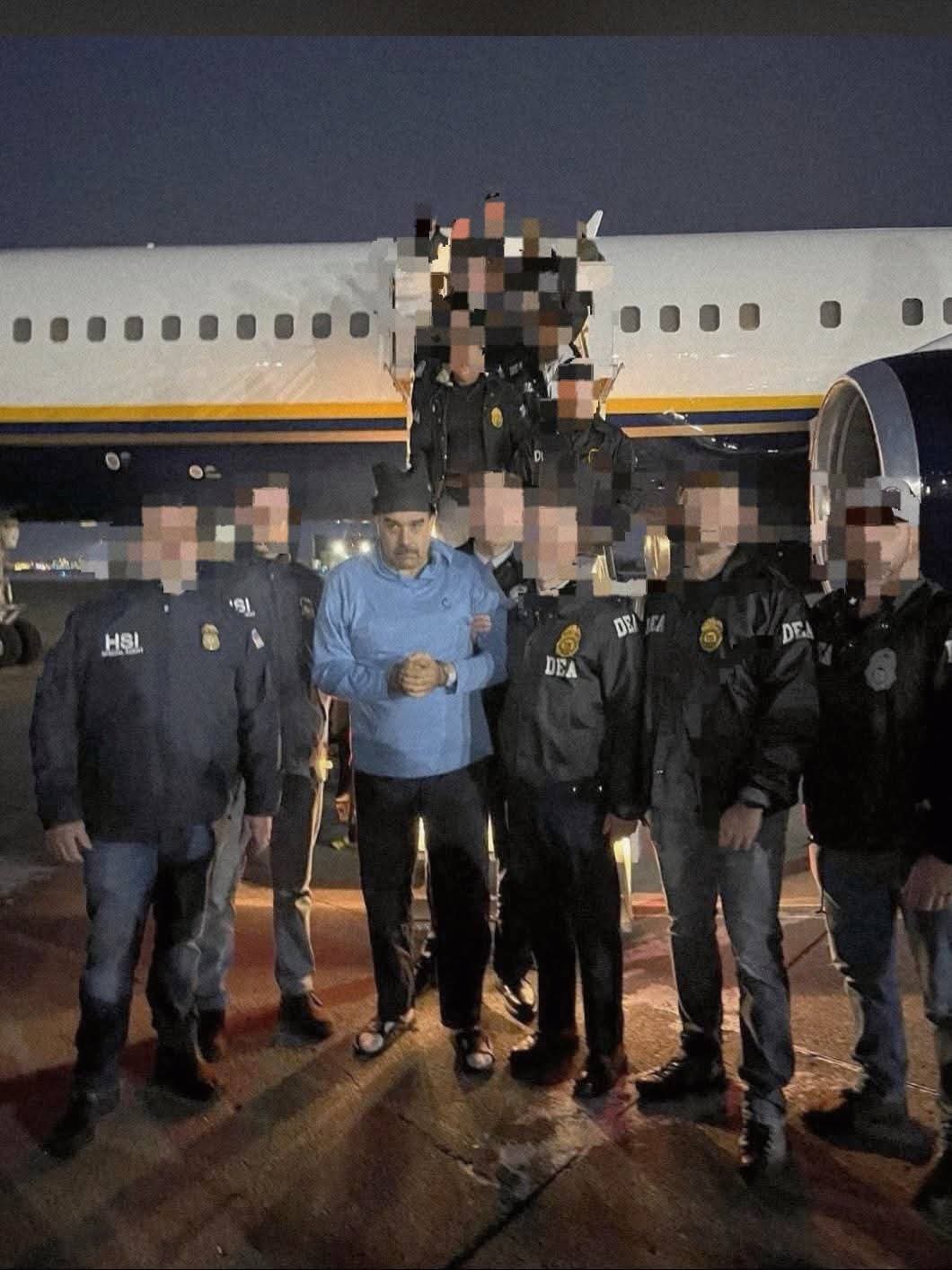 Difunden nuevas imágenes de Nicolás Maduro bajo custodia en Estados Unidos