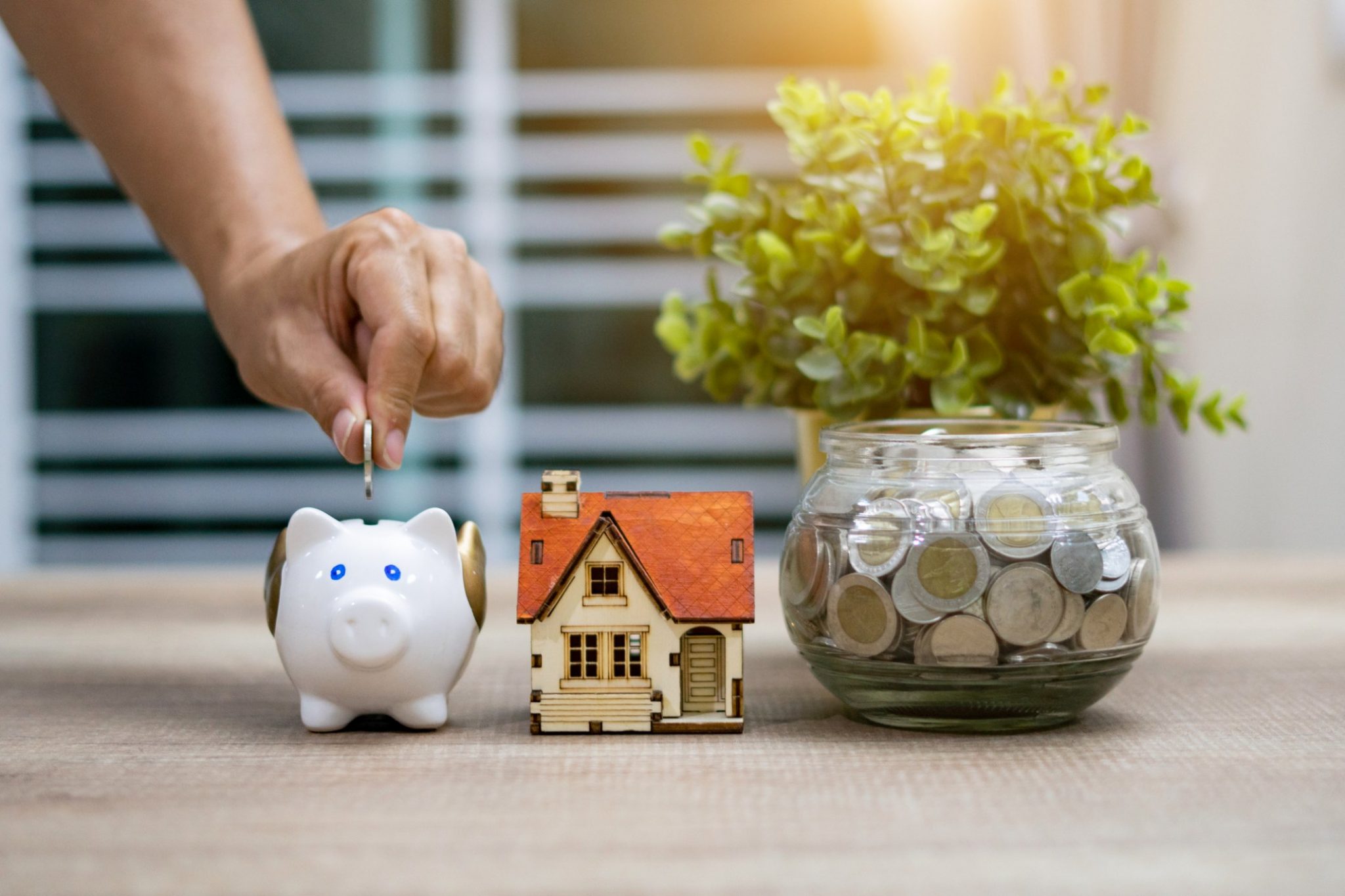 Profeco explica cómo fortalecer tus finanzas usando inteligencia artificial, mediante presupuestos, metas de ahorro y control de gastos.