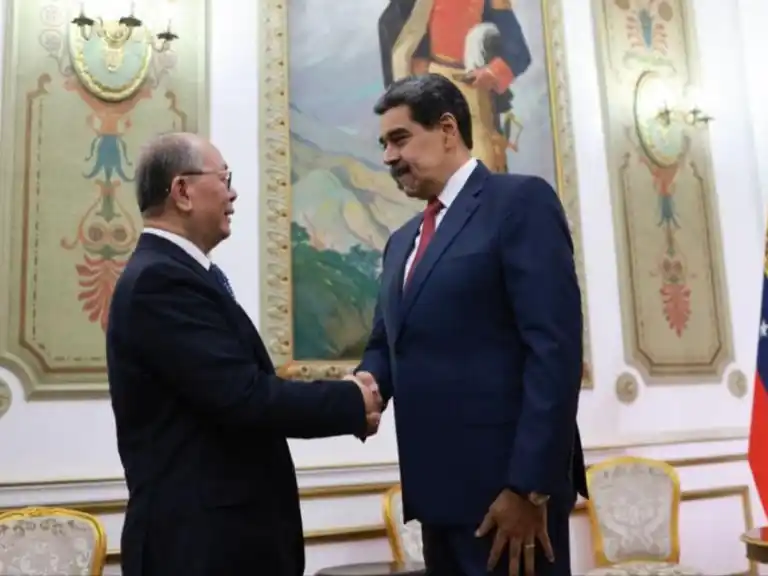 Maduro se reúne con enviado especial de China